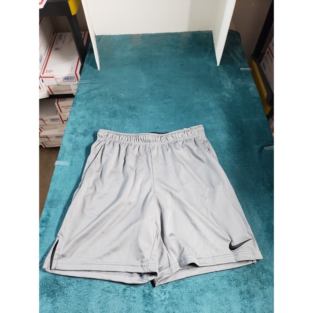 Nike Shorts Size Medium Mens Gray Running Training Drawstring 7" Inseam NWT